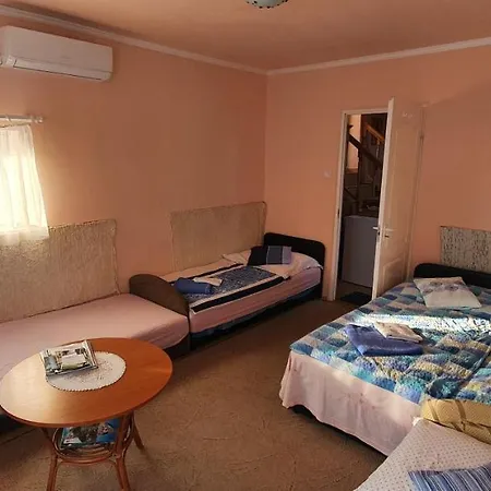Viola Apartman Hotel