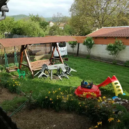 Viola Apartman