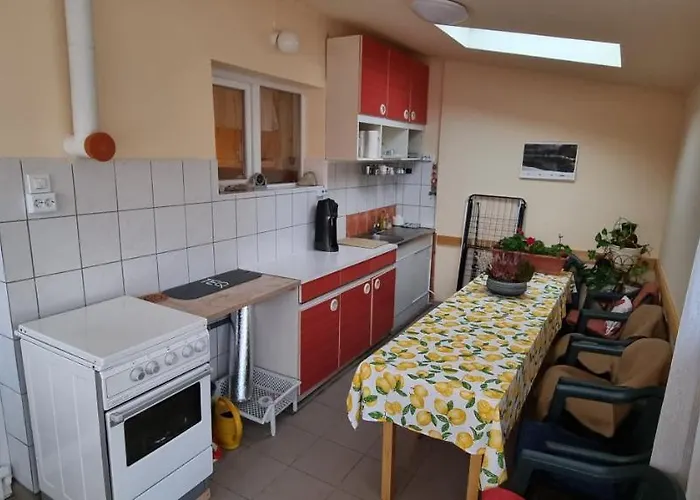 Ξενοδοχείο Viola Apartman *